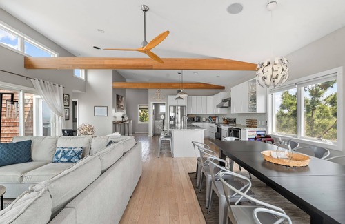 Ocean Bay Park House | Beachfront Home with Pool and Spa - Guest Rated 10/10