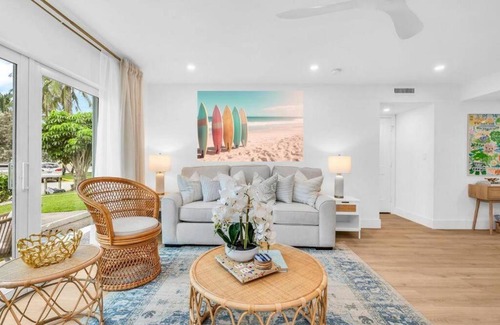 Juno Beach Apartment | Seaside Haven: 4-Star Condo with Ocean View & Beach Access