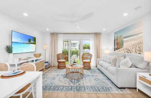 Juno Beach Apartment | Seaside Haven: 4-Star Condo with Ocean View & Beach Access