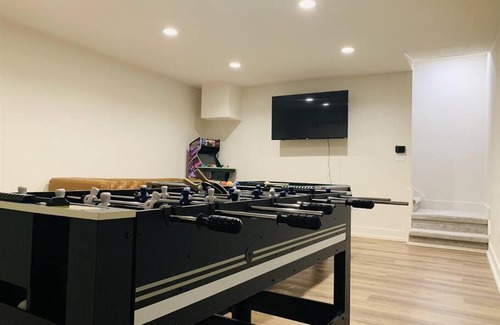 Sevierville Villa | Unwind Near Major Attractions with Game Room & Grill