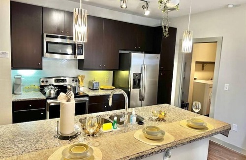 Houston Apartment | Stylish BOHO Retreat: 2BD/2Bath Near Galleria & Downtown