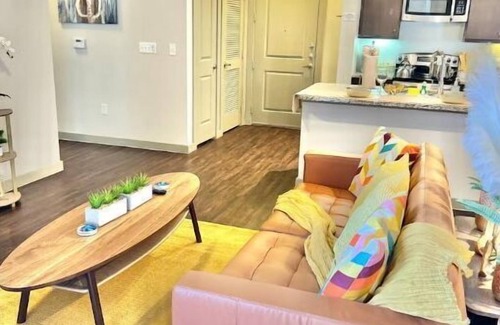 Houston Apartment | Stylish BOHO Retreat: 2BD/2Bath Near Galleria & Downtown