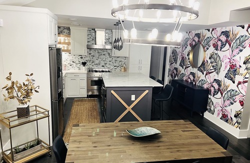 Houston Heights House | Top-Rated Boho Heights Retreat with Spa and Hot Tub