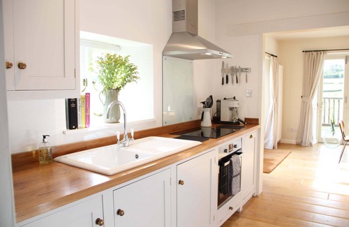 Smallridge Cottage | Secluded Valley Retreat with Kitchen and Family-Friendly Perks