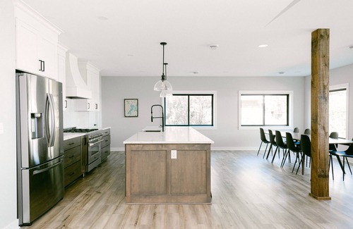 Brainerd House | Exceptional Brainerd Sandy Beach Lake Cabin with Pool & Spa