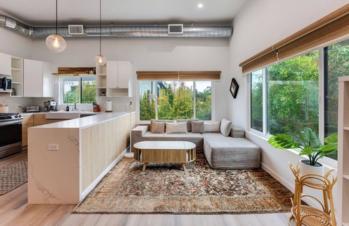 Pico - Robertson Apartment | Luxury brand new 1 BDR Beverly Hills adjacent fully furnished with AC and wifi