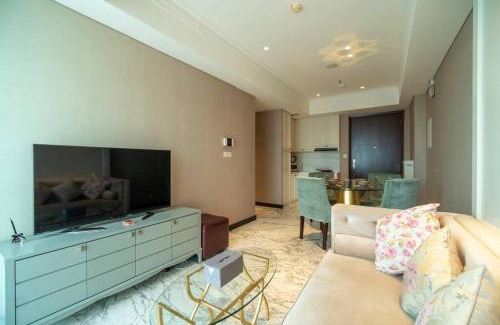 Jakarta Apartment | Bright 2BR Chianti Tower with Pool & Mall Access, Rated 10/10