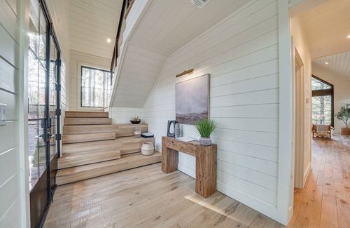 Broken Bow Cottage | Relaxing Broken Bow Cabin with Hot Tub on 3 Acres