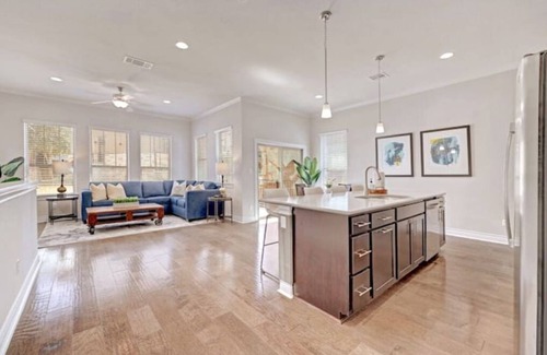 Georgetown House | Guest Rated: 10/10 Brownstone Getaway for Families