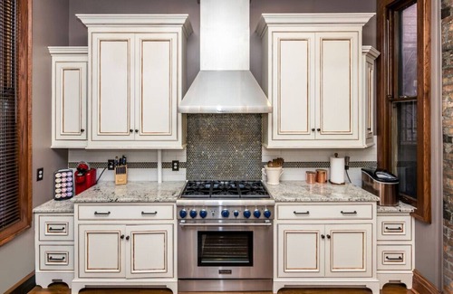 Downtown Cincinnati House | Luxury Brownstone | Walk to ALL | Washington Park