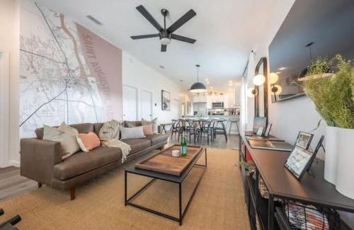 St. Augustine House | Pet-Friendly Bungalow Retreat in STA for Memorable Getaways