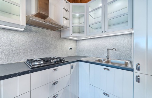 Susica House | Pet Friendly Bungalow with Ocean Views - Rated 10/10!