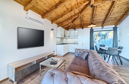 Susica House | Pet-Friendly Bungalow with Ocean View & Private Pool