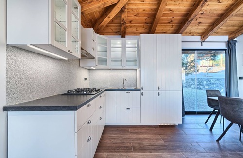 Susica House | Pet-Friendly Bungalow with Ocean View & Private Pool