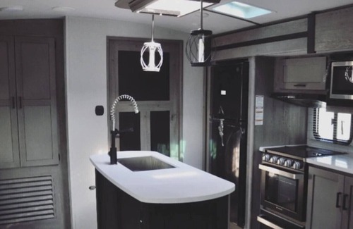 Earlsboro House | Luxury Bunkhouse RV on the farm