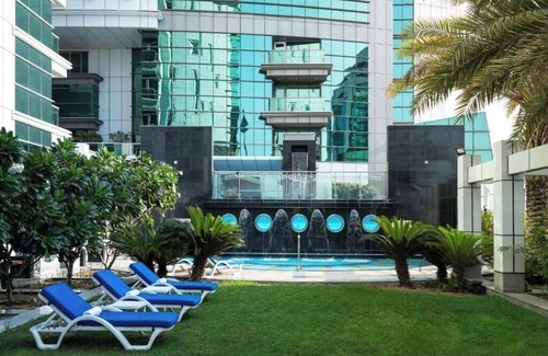 Al Qasimia Apartment | Convenient Business Suite Close to Ittihad Park