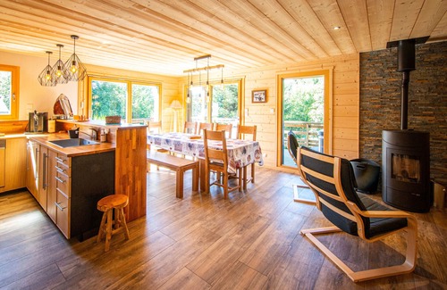 Le Grand Valtin Cottage | Inviting Gite Ban-sur-Meurthe-Clefcy with Spa & Hot Tub