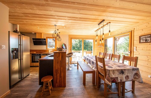 Le Grand Valtin Cottage | Inviting Gite Ban-sur-Meurthe-Clefcy with Spa & Hot Tub