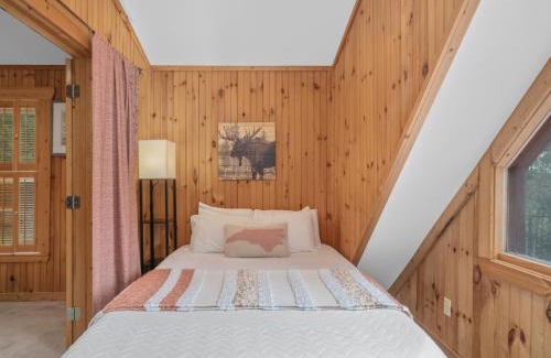 Vein Mountain House | Cozy Cabin Escape Near Asheville with Hot Tub & Fire Pit