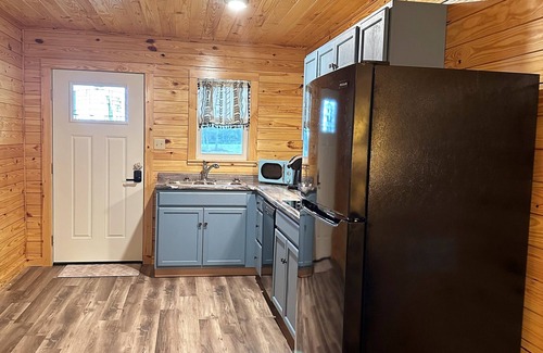 Wing Cabin | Exclusive Cabin at Blackwater Getaway Near the River!