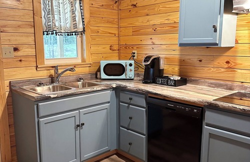 Wing Cabin | Exclusive Cabin at Blackwater Getaway Near the River!