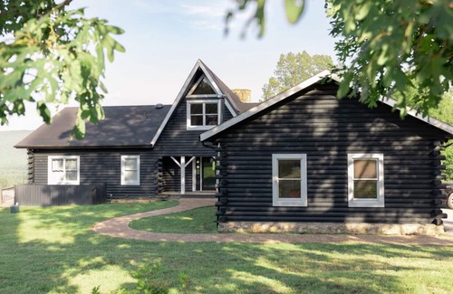 Fort Valley House | Luxury Cabin Getaway in the Blue Ridge Mountains
