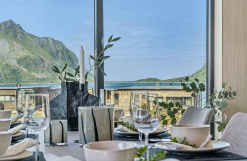 Vagan Apartment | Elegant Lofoten Cabin with Jacuzzi, Sauna & Ocean Views