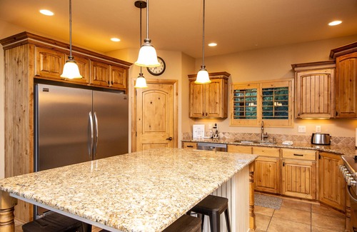 Zion National Park East Entrance Cabin | Secluded Cabin in Zion Mountains with Pool and Spa Access