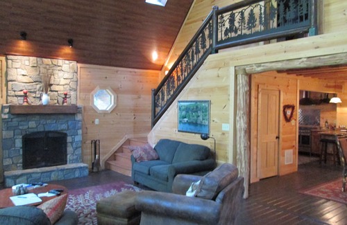 Boonsboro House | Idyllic Cabin in the Scenic Blue Ridge Mountains