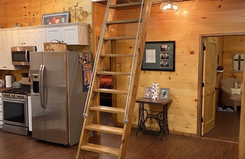 Mittie Cabin | Secluded Cabin Retreat with Family-Friendly Amenities