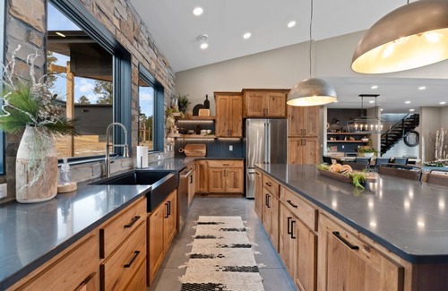 Lead House | Premium Cabin with Ocean View & Spa - 10/10 Guest Rated