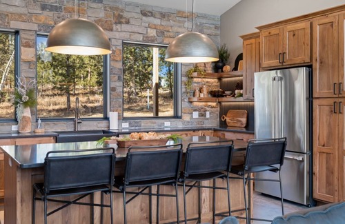 Lead House | Premium Cabin with Ocean View & Spa - 10/10 Guest Rated