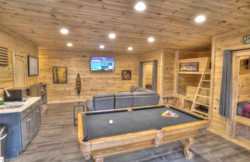 Helen House | Riverside Retreat: Pet-Friendly Cabin with Hot Tub near Helen