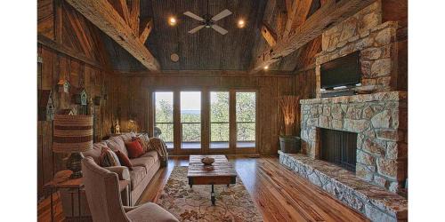 Wimberley House | Cozy Cabins at Stony Ridge - Rated 9.3/10 for Families