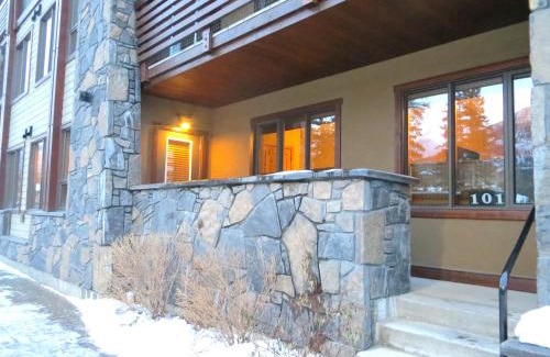 Canmore Apartment | Premier Canmore Vacation Retreat with Pool & Ocean Views