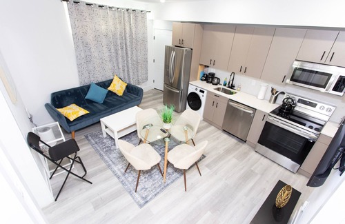 Kingman Park Bed & Breakfast | Modern Entire Unit with Kitchen and Family-Friendly Amenities