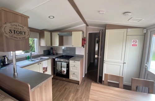 Prestonpans Cabin | Luxury Caravan Escape by the Seaside, Port Seton