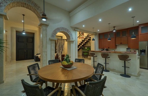 Barrio de Santiago House | Guest Rated 10/10: Casa Lourdes with Ocean View in Merida
