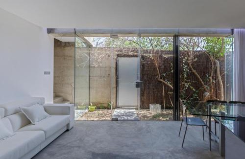 Sacromonte House | Elegant Cave Retreat with Alhambra Views and Free WiFi