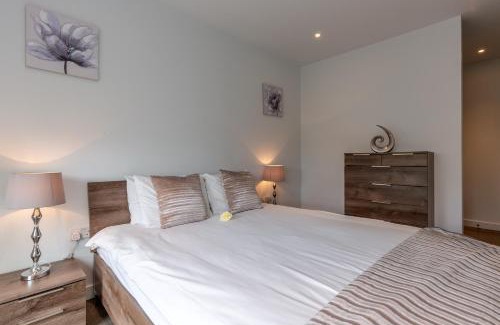 Walworth Apartment | Elegant Central London Apartment with Child-Friendly Amenities