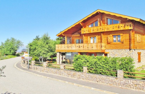 Font-Romeu-Odeillo-Via Ski Chalet | Experience El Pedraforca: 10/10 Chalet with Pool & Spa