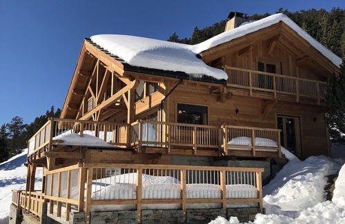 Montgenevre House | Elegant Chalet Retreat at 1920m with Ocean Views
