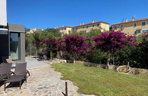 Cala Mandia House | Spacious Vacation Home for 6 with Oceanfront Pool in Cala Mandia