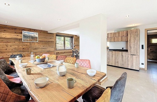La Toussuire Ski Chalet | Luxury Chalet for 14 with Sauna and Pets Allowed