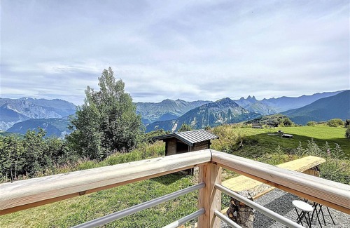 La Toussuire Ski Chalet | Luxury Chalet for 14 with Sauna and Pets Allowed