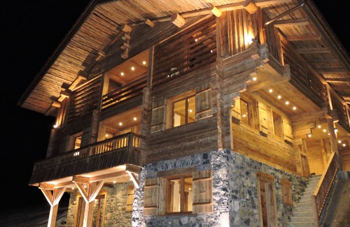 Le Grand-Bornand Ski Chalet | Exclusive Chalet with Pool, Sauna & 10/10 Guest Rating