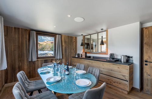 Le Praz Ski Chalet | Discover Chalet Courchevel: Family-Friendly with Pool & Spa