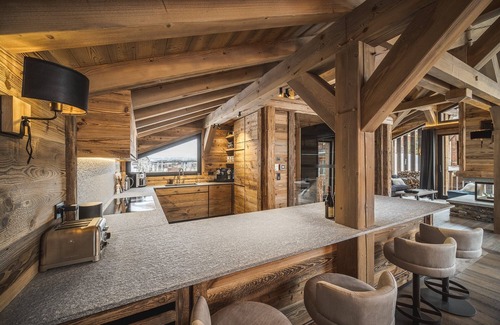 Le Lavachet Ski Chalet | Elegant Chalet in Tignes 2100 with Spa and Slope Access