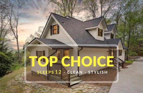 Mineral Bluff Ski Chalet | Inviting Chalet with Hot Tub, Game Room & Mountain Views