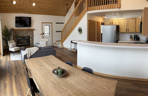 Rome Ski Chalet | Exceptional Chalet on the Pines Golf Course with Ocean Views